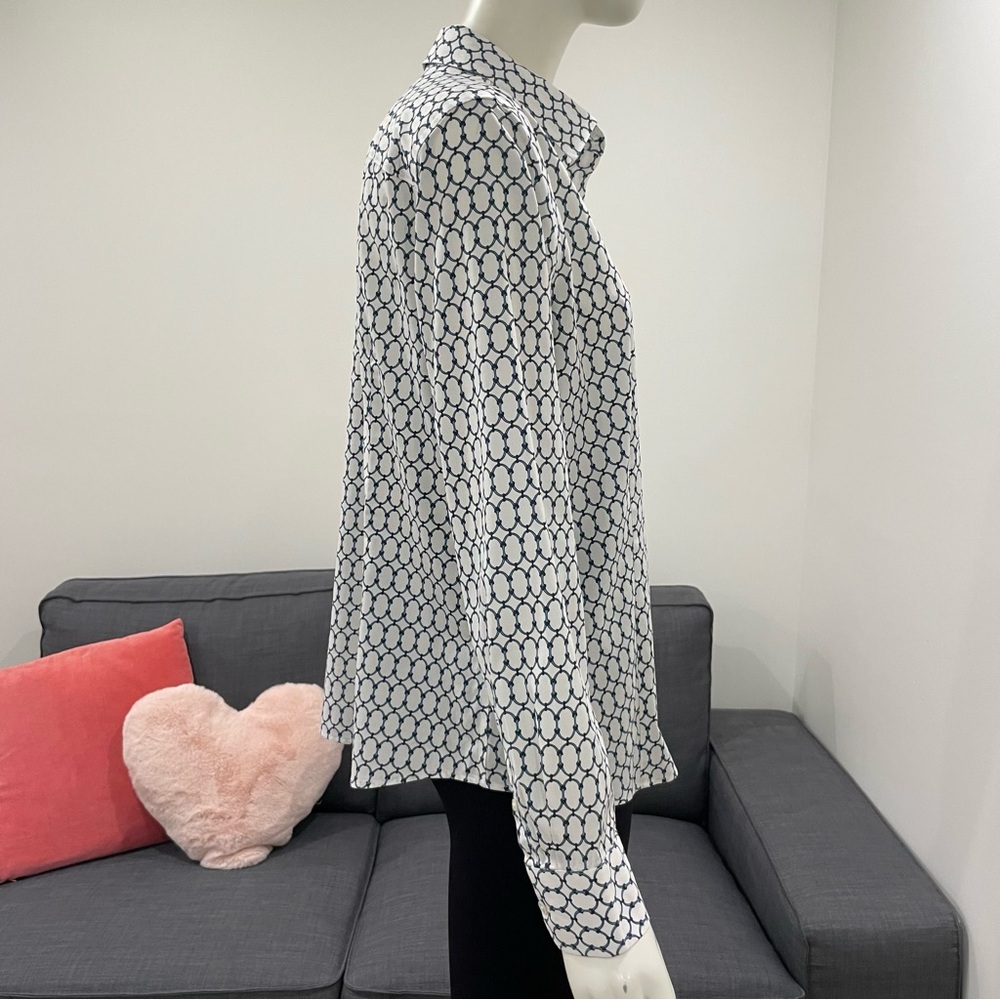 TALBOTS Wrinkle-Resistant Button Down Shirt Size 12 White & Blue Chain Print - Picture 9 of 16